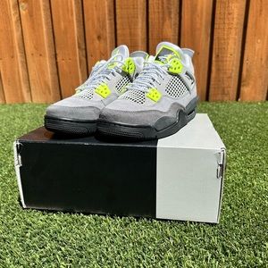 Air Jordan 4 Retro SE GS ‘Neon 95’